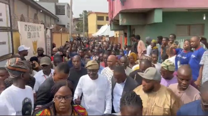 Sanwo-olu casts vote