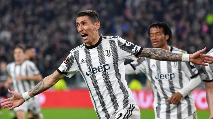 Angel Di Maria celebrates against Freiburg