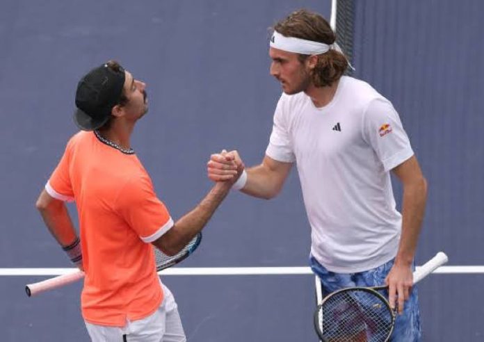 Thompson Knocks Out Tsitsipas