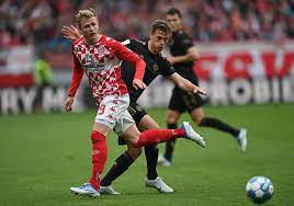 Bayern Munich and Mainz players