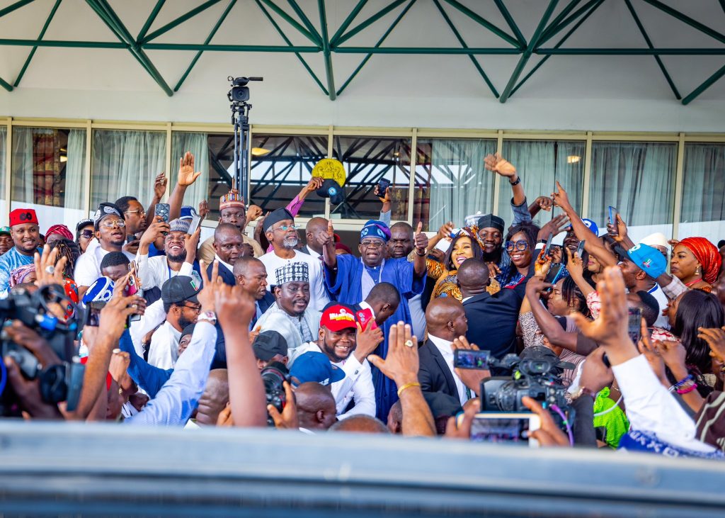 Tinubu welcome - THEWILL NEWS MEDIA