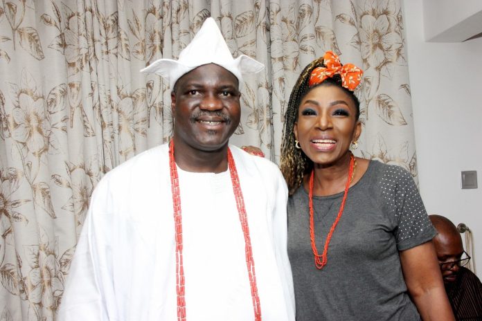 Oba Francis Alao, Wife