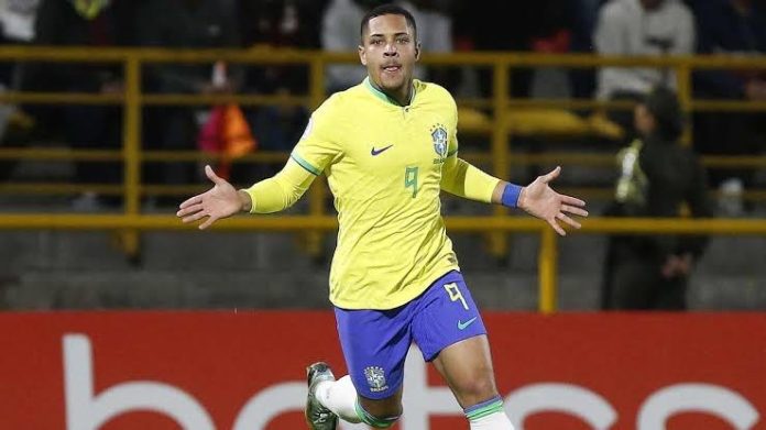 Vitor Roque