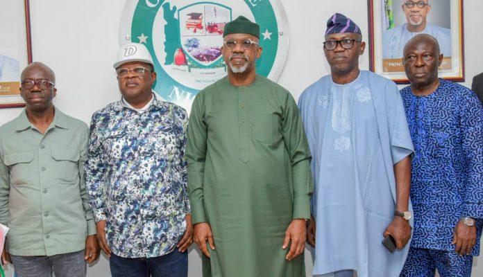 FG, Ogun To Finance Lagos-Ota-Abeokuta Expressway Reconstruction