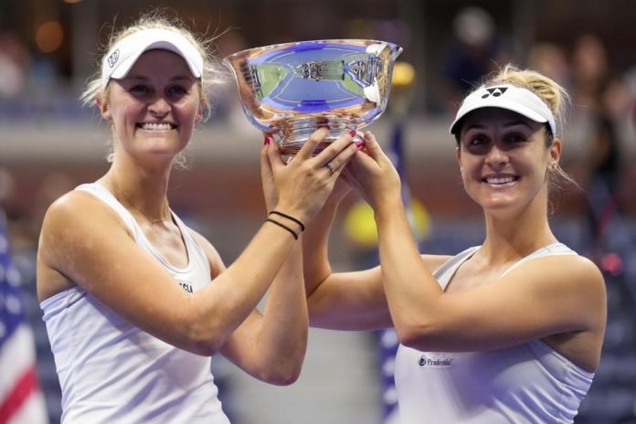 Canadian Gabriela Dabrowski and New Zealander Erin Routliffe