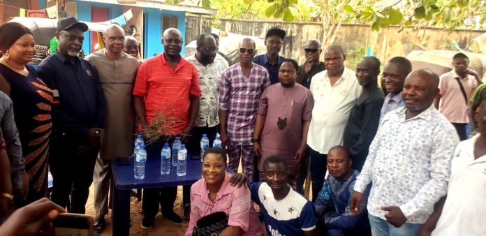 Ebonyi: Ohaukwu Stakeholders Welcome Ex-Lawmaker Frank Onwe To APC Ebonyi: Ohaukwu Stakeholders Welcome Ex-Lawmaker Frank Onwe To APC