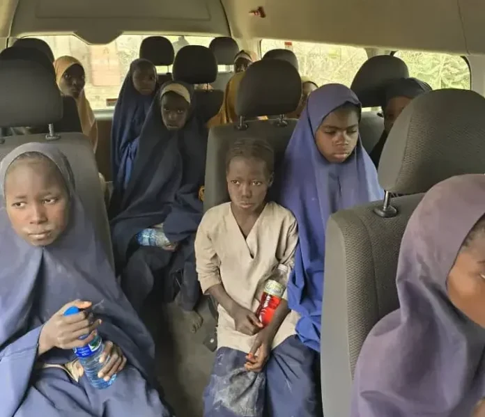 Rescued-school-students-abducted-from-Kuriga-in-Kaduna-e1711302210728