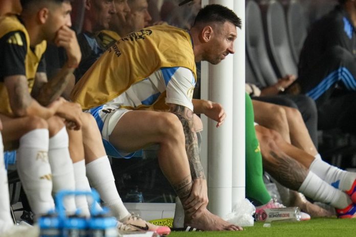 Messi ankle injury Messi ankle injury