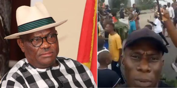 Youths-storm-Wike- Youths-storm-Wike-