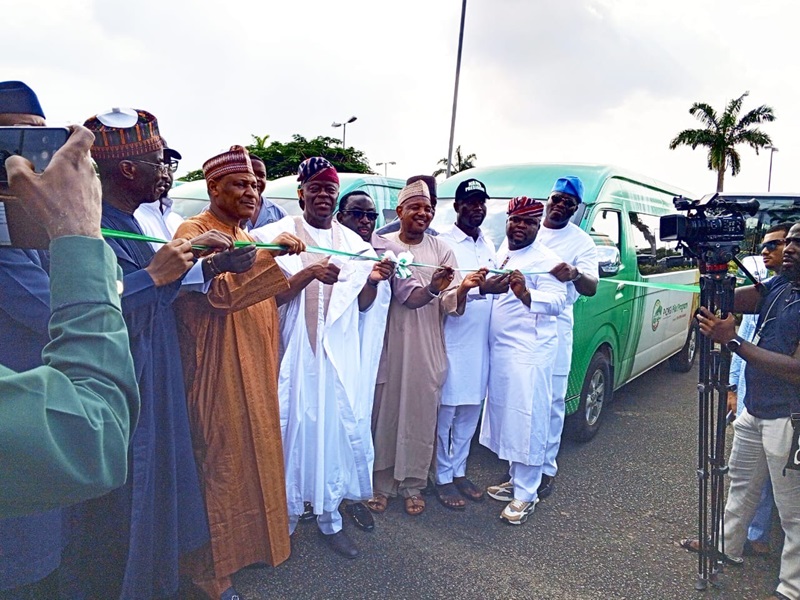 FG Donates 64 CNG Buses To Organised Labour, Students- - THEWILL NEWS MEDIA FG Donates 64 CNG Buses To Organised Labour, Students