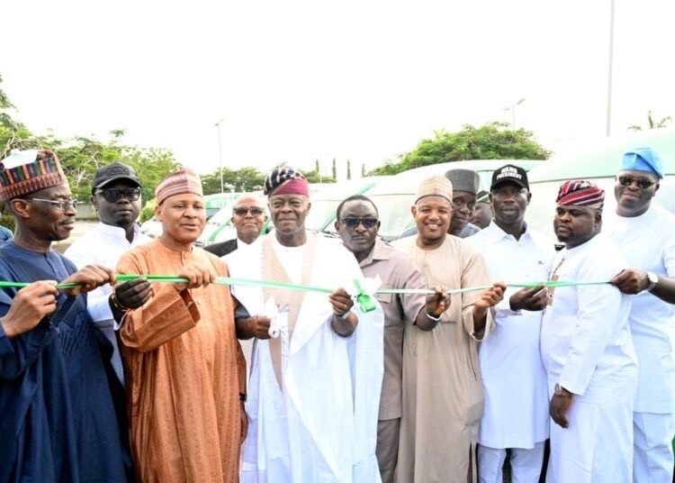 FG Donates 64 CNG Buses To Organised Labour, Students - THEWILL NEWS MEDIA FG Donates 64 CNG Buses To Organised Labour, Students