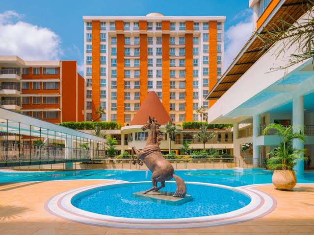 Mövenpick Hotels and Residences, Nairobi Mövenpick Hotels and Residences, Nairobi