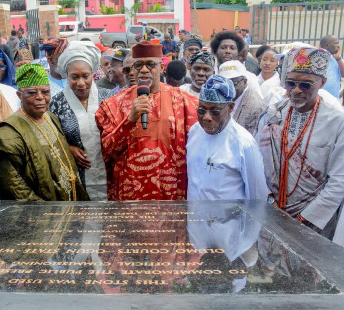 Alake and Paramount Ruler of England, Ọba Adedotun Gbadebo; Former Senator Representing Ogun Central Senatorial Districts and the Daughter of Former President Olusegun Obasanjo, Iyabo Obasanjo-Bello; Former President, Obasanjo, Ogun State Governor, Dapo Abiodun, Olowu of Owu, Ọba(Prof) Saka Matemilola at the Public Presentation and Commissioning of Olumo at Ibara GRA, Abeokuta