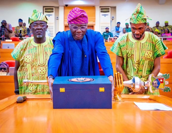 Sanwo olu presents Sanwo olu presents