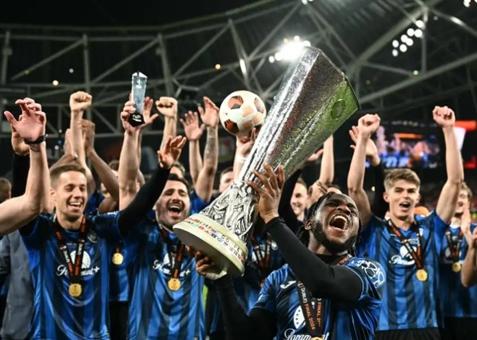 Lookman with Europa Trophy Lookman with Europa Trophy