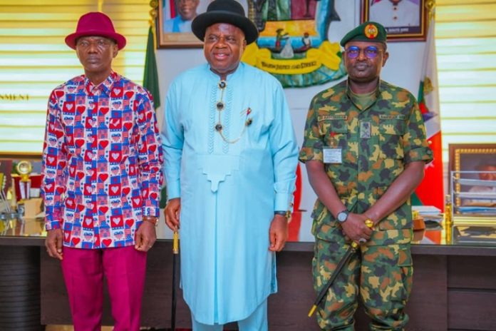 Gen. Jamal Abdusalam with Bayelsa Gov.