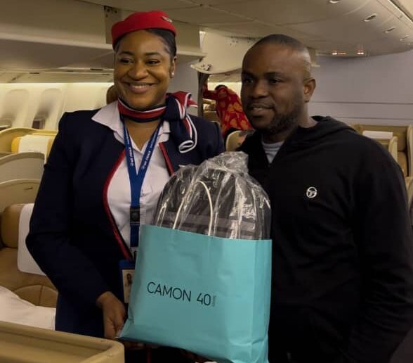 Some of Air Peace passengers that benefited from the ‘Free to Snap, Free To Soar’ Campaign.