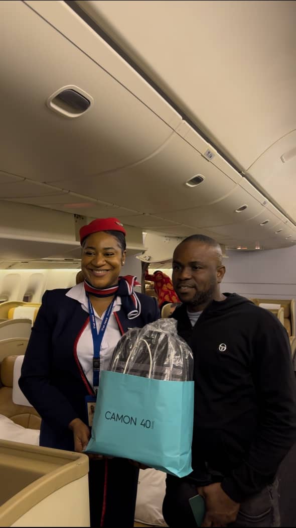 Some of Air Peace passengers that benefited from the ‘Free to Snap, Free To Soar’ Campaign.