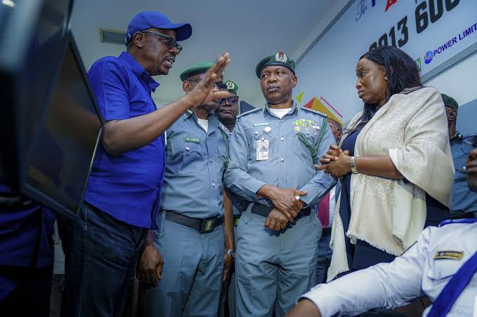 Faan, Customs Faan, Customs
