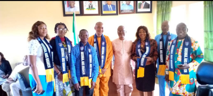 State Director of NOA, Mr Mkpoutom Mkpoutom, with the leadership of ABSU Alumni Association, Akwa Ibom Branch, during the courtesy visit at the Federal Secretariat, Abak Road. yesterday.