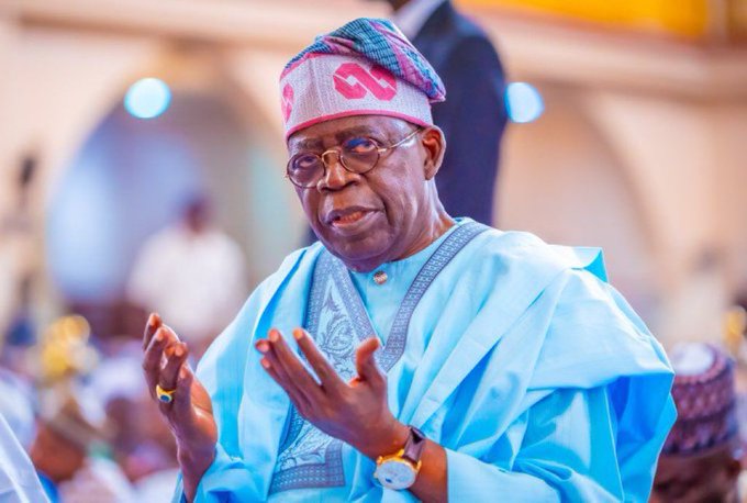 Tinubu prays Tinubu prays