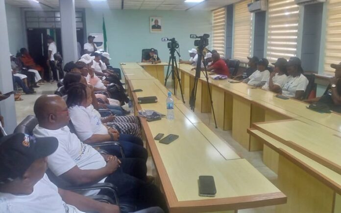 FG, Benue Distribute 2,000 Free Lenses FG, Benue Distribute 2,000 Free Lenses