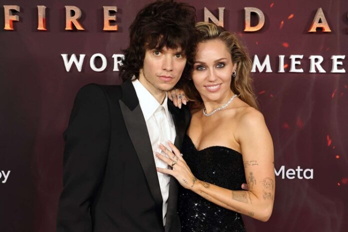 miley-cyrus-maxx-morando