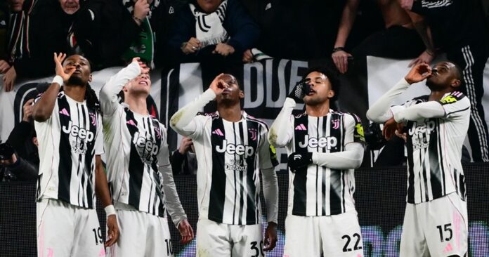 Juventus Beat Napoli 3-0 Juventus Beat Napoli 3-0