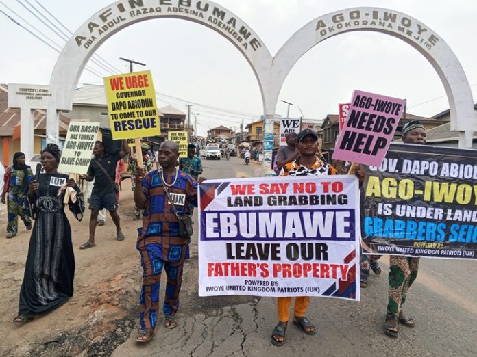 Ogun-Residents-Take-To-Streets-Over-Alleged-Land-Grabbing Ogun-Residents-Take-To-Streets-Over-Alleged-Land-Grabbing