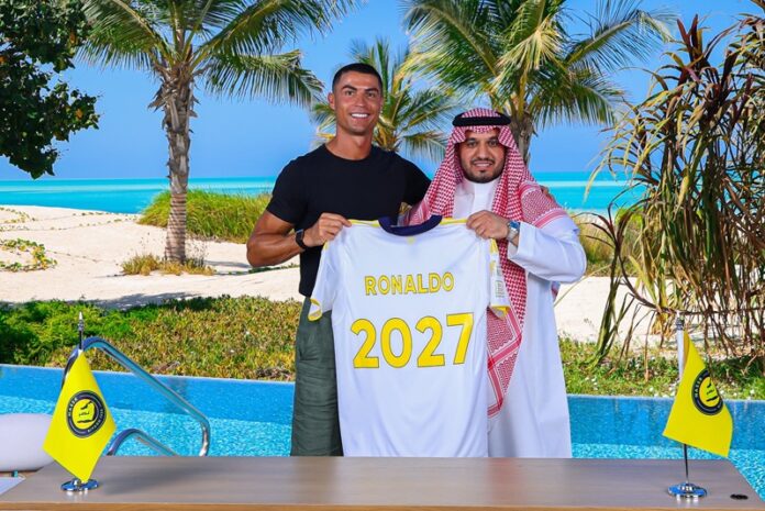Ronaldo Extends Contract