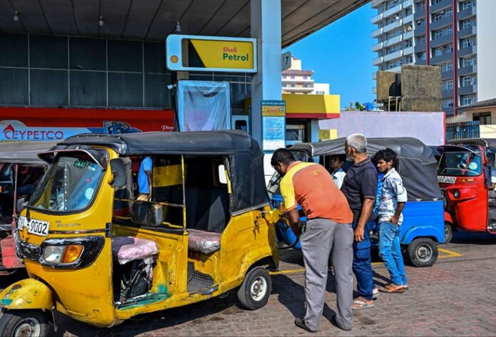 Sri Lanka Declares Wednesdays Public Holiday to Conserve Fuel Sri Lanka Declares Wednesdays Public Holiday to Conserve Fuel