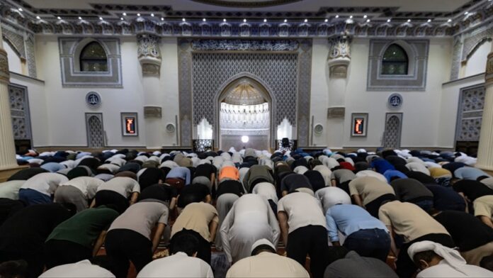 UAE Orders Indoor Prayers Amid Security Concerns