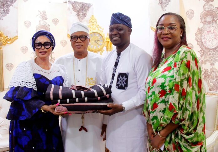 L-R Olori Mosunmola Anike Adeniyi, HRM Owolabi Adeyemi Adeshina Adeniyi (Maforunyomi I), Onisabe of Igbobi-Sabe Kingdom, Yaba, Ola Awakan, DG NTDA and Mrs Uponi, Deputy Zonal Director NTDA South West Zone L-R Olori Mosunmola Anike Adeniyi, HRM Owolabi Adeyemi Adeshina Adeniyi (Maforunyomi I), Onisabe of Igbobi-Sabe Kingdom, Yaba, Ola Awakan, DG NTDA and Mrs Uponi, Deputy Zonal Director NTDA South West Zone
