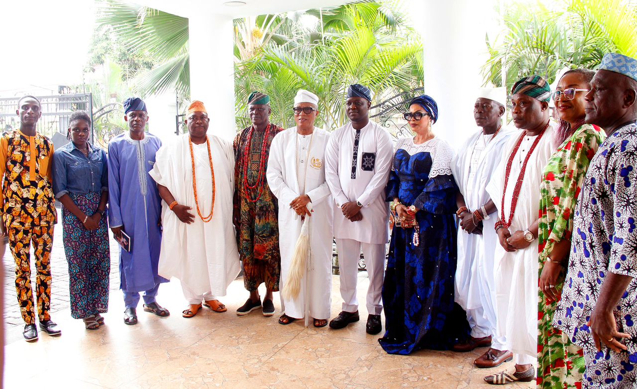 L-R Olori Mosunmola Anike Adeniyi, HRM Owolabi Adeyemi Adeshina Adeniyi (Maforunyomi I), Onisabe of Igbobi-Sabe Kingdom, Yaba, Ola Awakan, DG NTDA and Mrs Uponi, Deputy Zonal Director NTDA South West Zone - THEWILL NEWS MEDIA L-R Olori Mosunmola Anike Adeniyi, HRM Owolabi Adeyemi Adeshina Adeniyi (Maforunyomi I), Onisabe of Igbobi-Sabe Kingdom, Yaba, Ola Awakan, DG NTDA and Mrs Uponi, Deputy Zonal Director NTDA South West Zone
