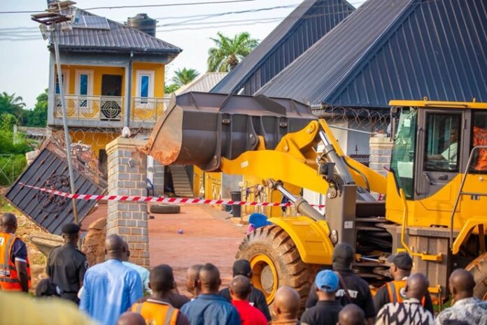 Edo Demolishes Suspected Criminal Hideout Edo Demolishes Suspected Criminal Hideout