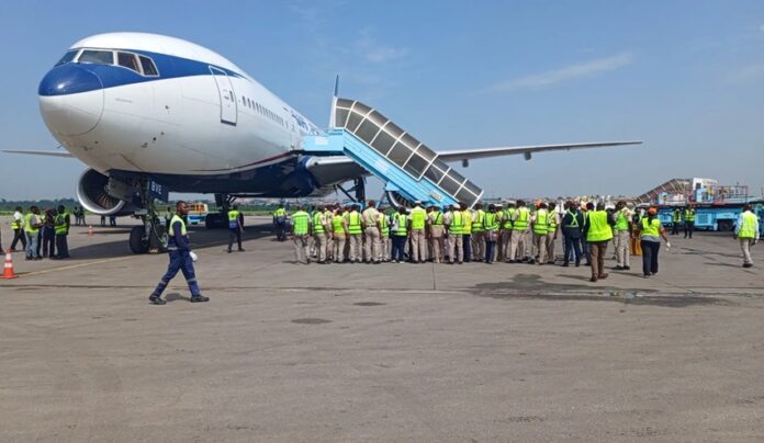 Nigerian Returnees From South Africa Nigerian Returnees From South Africa